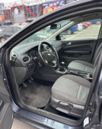 Ford Focus 1.6 MT (101 л.с.)