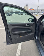 Ford Focus 1.6 MT (101 л.с.)