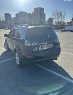 Mitsubishi Outlander XL