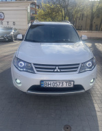 Mitsubishi Outlander XL