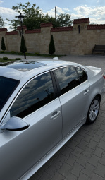 BMW 5 Series 530i AT (272 л.с.)