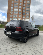 Volkswagen Golf 1.6 AT (102 л.с.)
