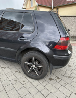 Volkswagen Golf 1.6 AT (102 л.с.)