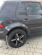 Volkswagen Golf 1.6 AT (102 л.с.)